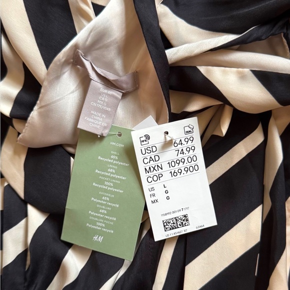 H&M Black & White Diagonal Stripe Wide-Leg Jumpsuit – Size L – NWT - Picture 7 of 11